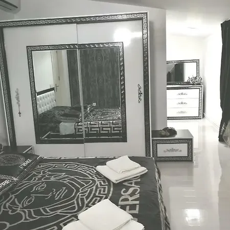 Διαμέρισμα Black & White Luxury