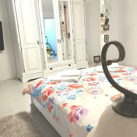 Διαμέρισμα Black & White Luxury