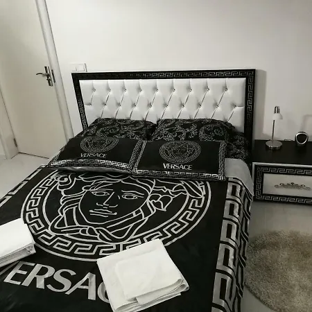 Black & White Luxury Διαμέρισμα Κλουζ-Ναπόκα