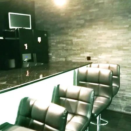 Black & White Luxury * Κλουζ-Ναπόκα