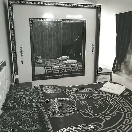 Διαμέρισμα Black & White Luxury Κλουζ-Ναπόκα