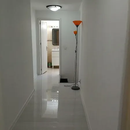Black & White Luxury * Κλουζ-Ναπόκα